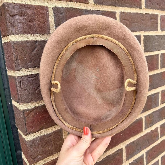 VINTAGE Taupe Hat - Picture 2 of 5